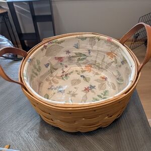 Longaberger basket With Liner And Plastic Insert